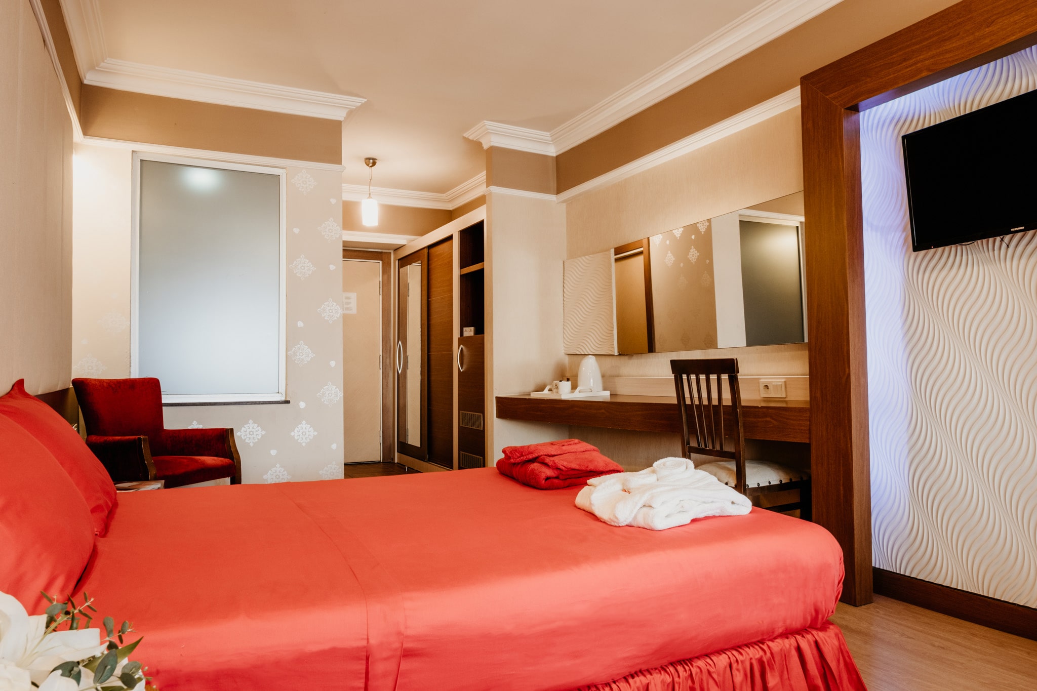 https://www.tacpremierhotels.com/rooms/galery/1746533826_bos-b-o-20-min.jpg