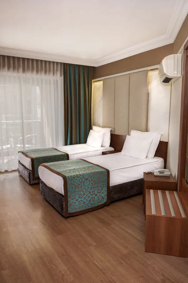 Twin Room 13